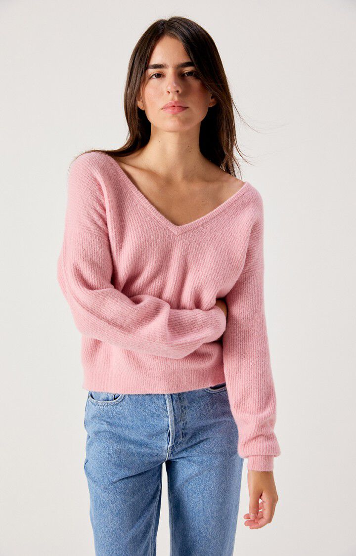 Pull Damsville American Vintage en maille cotelee rose, porte avec un jean