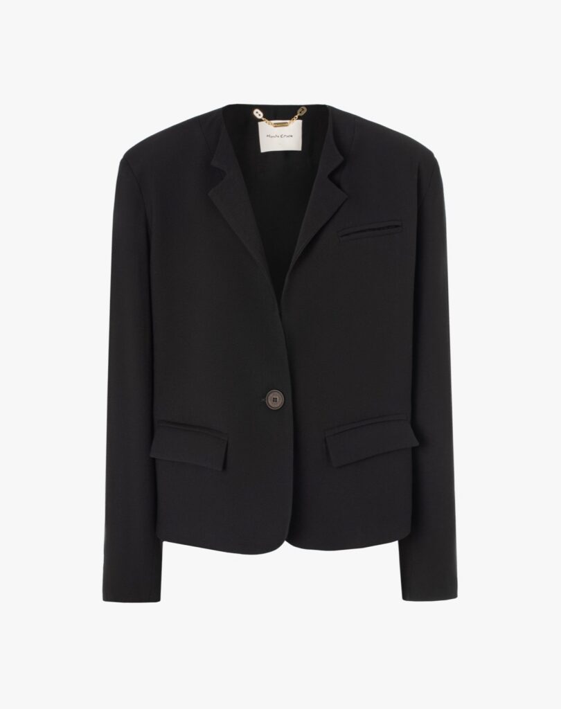 Blazer cropped noir Manila Grace, devant de tailleur boutonnage simple et col cranté, sur fond blanc