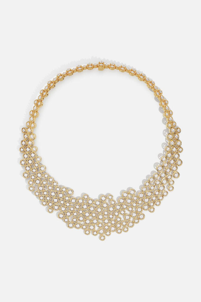 Collier plastron Les Bulles d'Eau d'APM Monaco en or jaune serti d'oxydes de zirconium