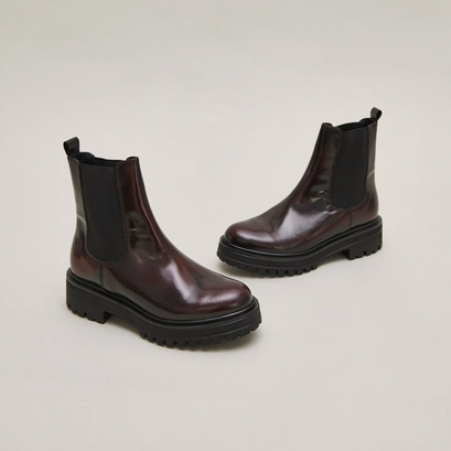 Boots chelsea en cuir patiné bordeaux à semelle crantée, modèle Amandine de Jonak
