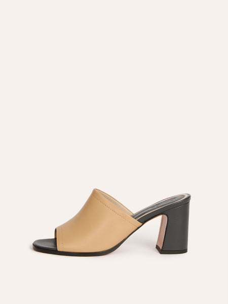 Mules Sara de Rouje en cuir beige, bout rond ouvert et talon bloc noir de 8 cm
