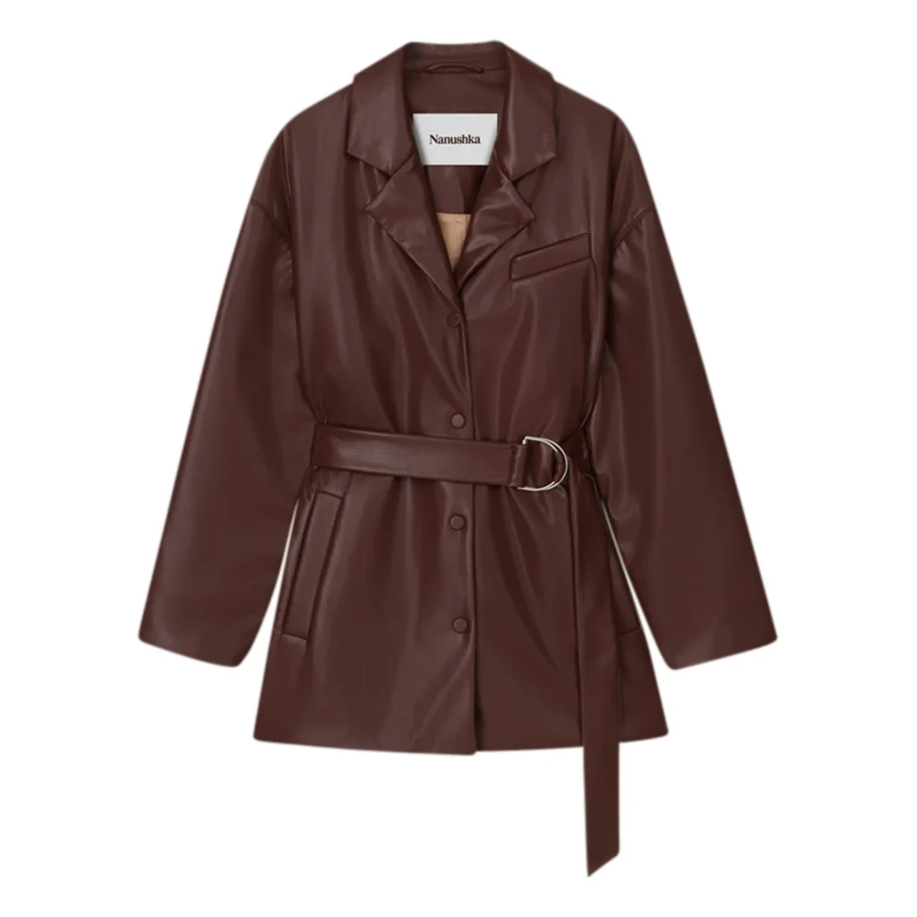 Veste Liban de Nanushka en cuir vegan brun chocolat, col cranté et ceinture nouée