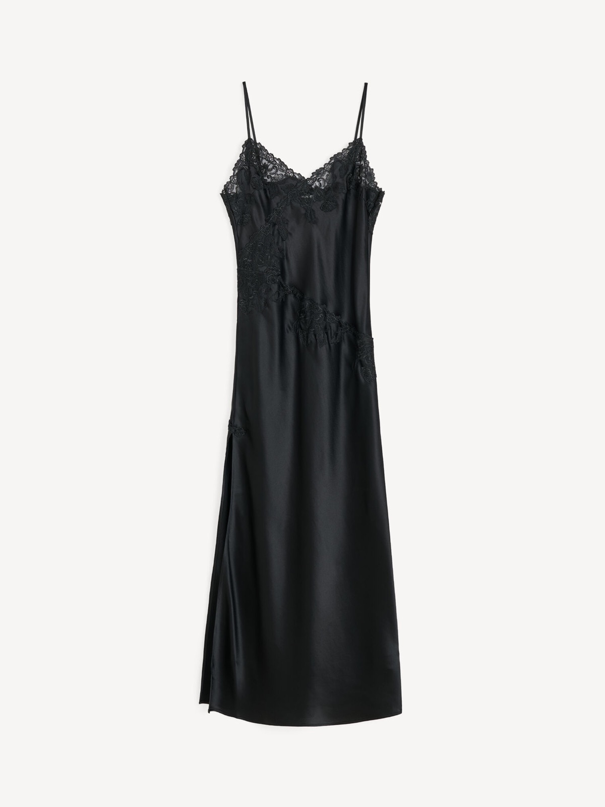 Robe maxi Vera en satin noir de By Malene Birger, à empiècements de dentelle et fente latérale