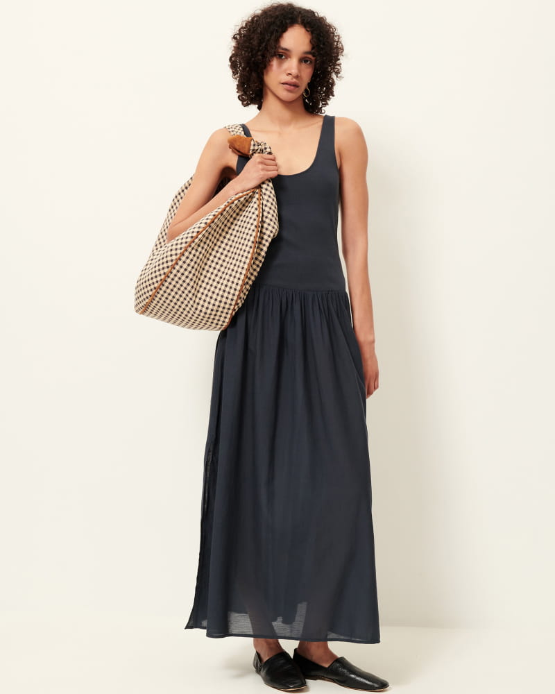 Robe longue Solao de Sessùn coloris Smoke Green, bustier en jersey côtelé et jupe fluide à taille basse