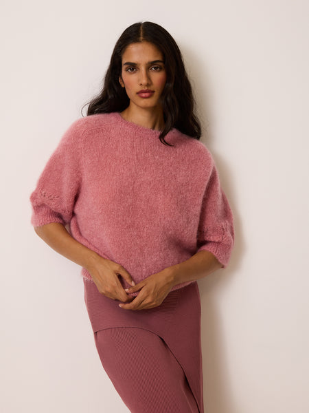 Pull Olivia de Rouje en mohair rose poudré, col arrondi et manches ballon mi-longues