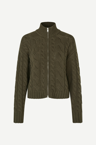 Cardigan zippé Saharriet de Samsøe Samsøe en maille à torsades vert forêt, col montant côtelé et fermeture éclair
