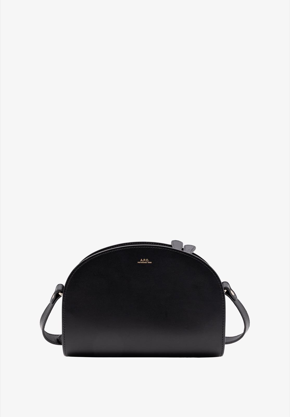 Sac Demi-Lune d'A.P.C. en cuir noir lisse, forme croissant, zip doré et bandoulière réglable