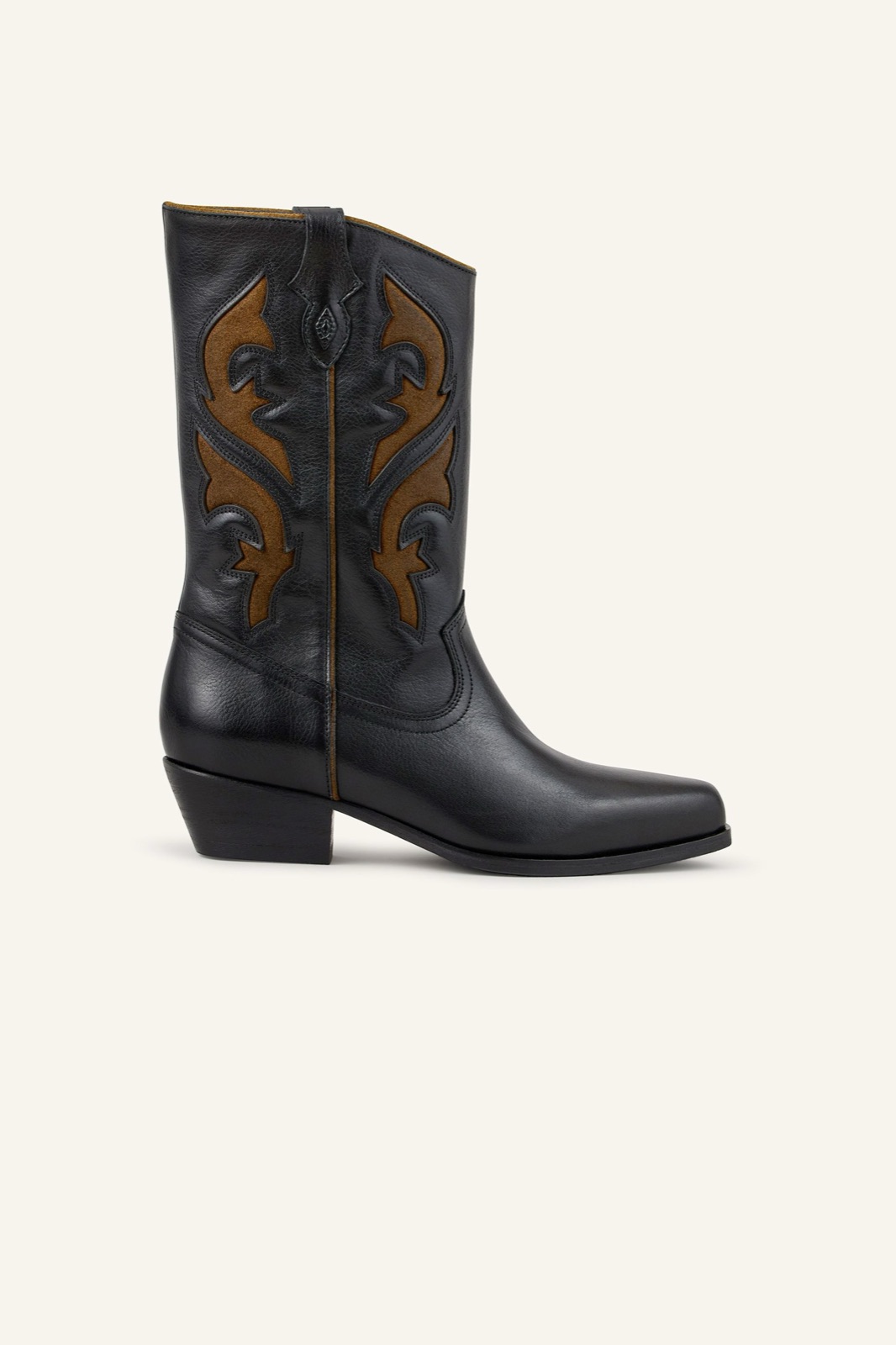 Santiag Curtis de ba&sh en cuir noir avec arabesques en veau velours brun et talon de 4 cm